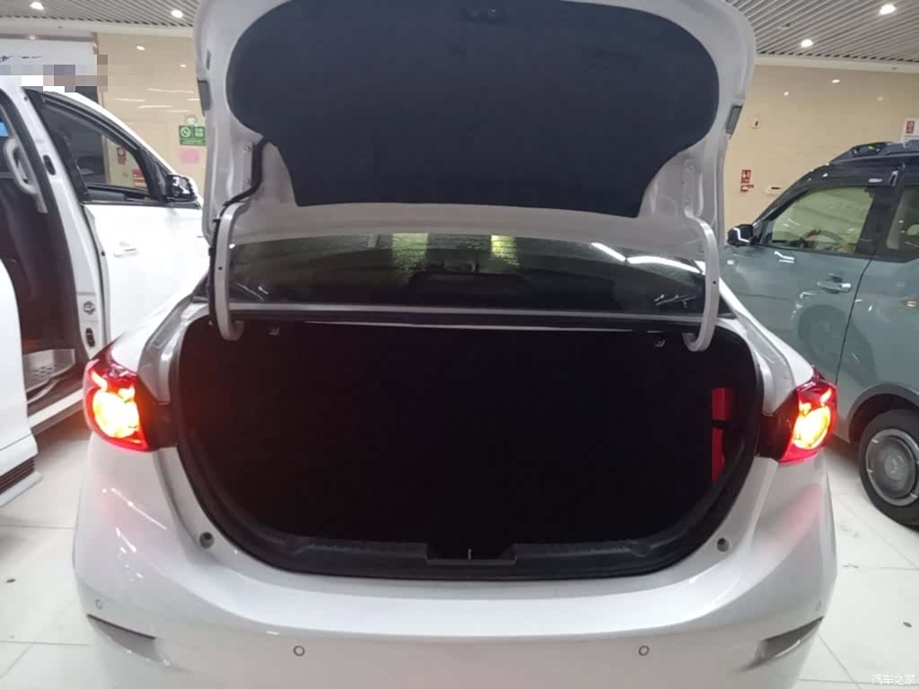 Mazda Mazda3, 2019 19