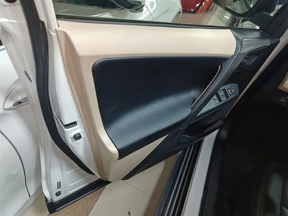 Toyota RAV4 Rongfang