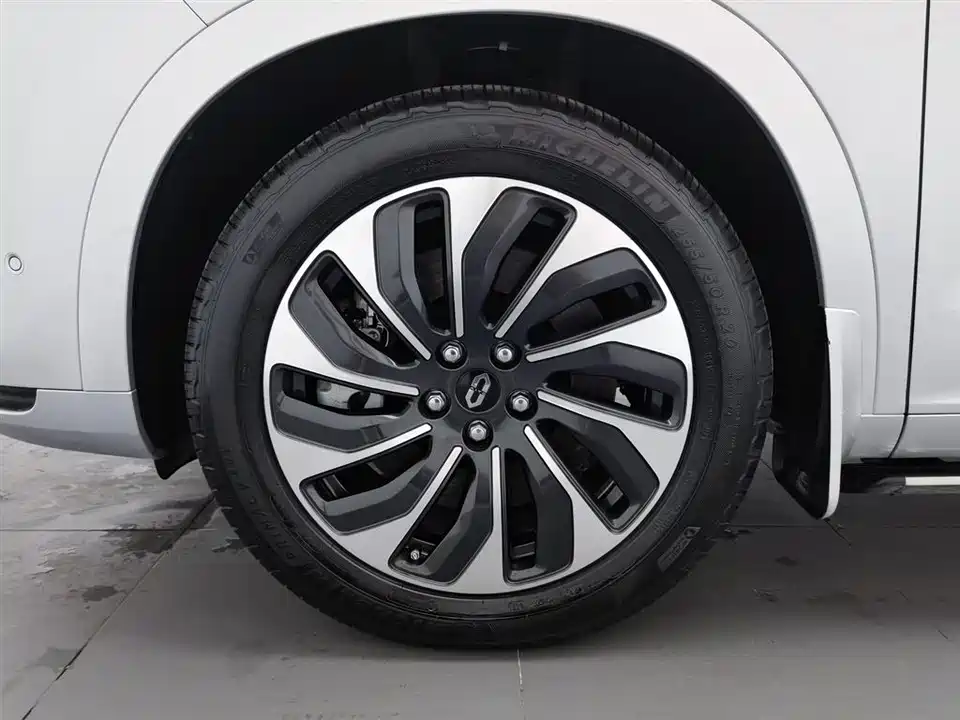 AITO Ask the world M7