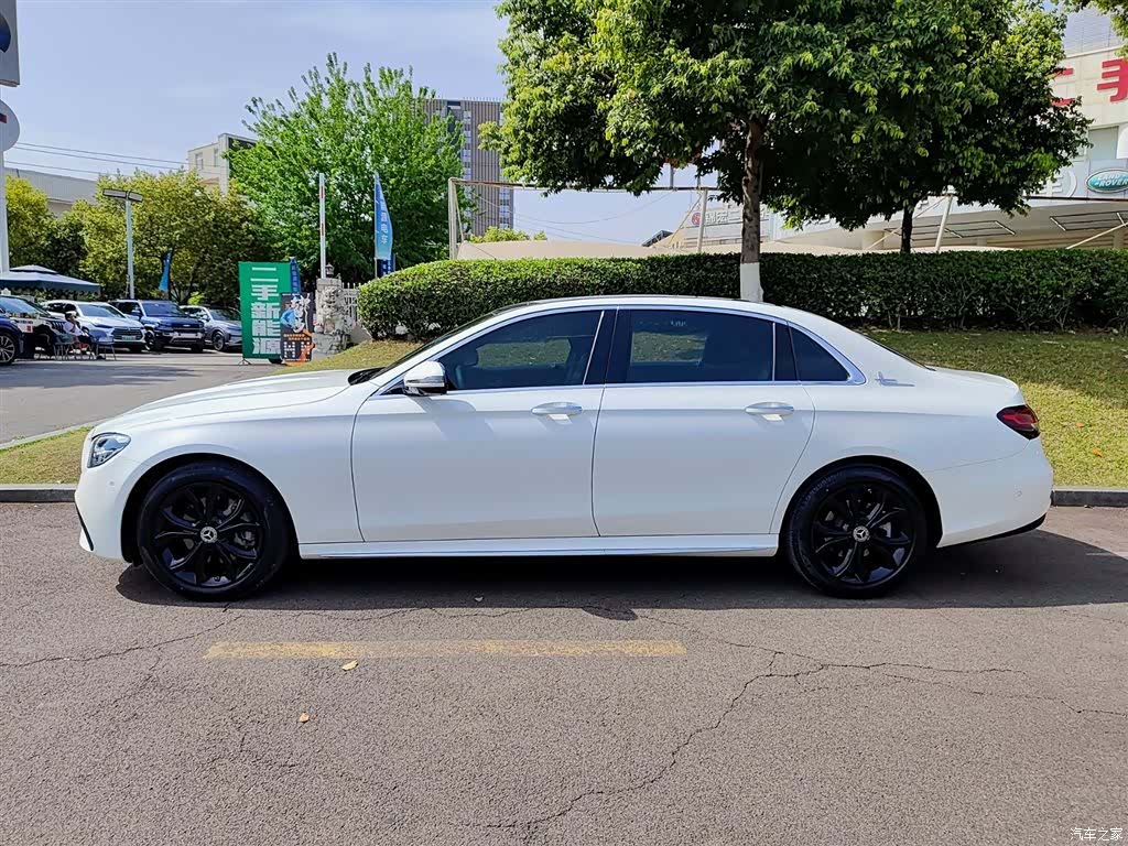 Mercedes-Benz E-Class, 2021 3