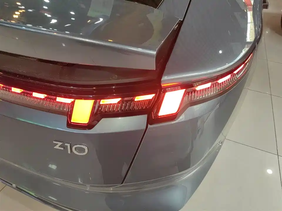 Lynk & Co Z10