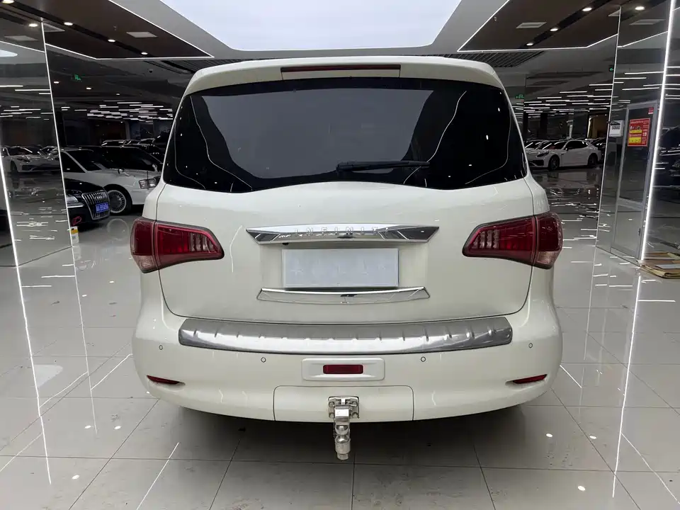 Infiniti QX80