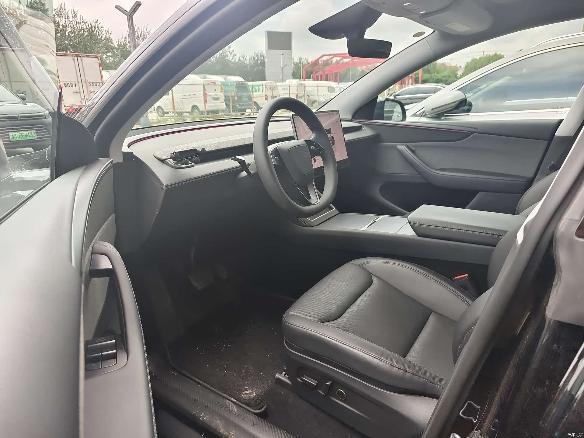Tesla Model Y, 2025 3