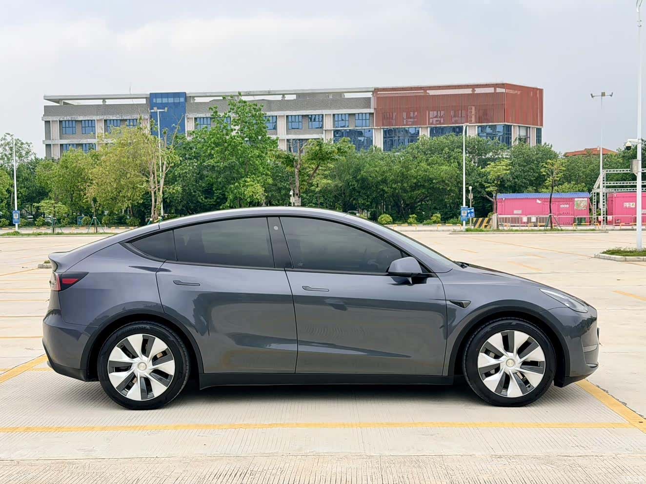 Tesla Model Y, 2021 все фото