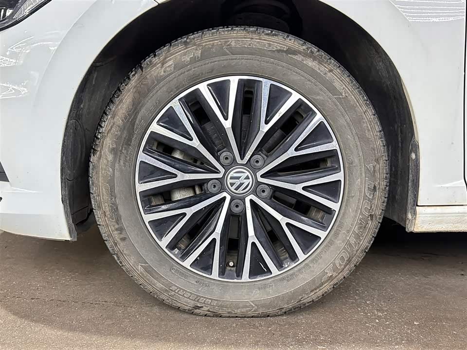 Volkswagen Sagitar