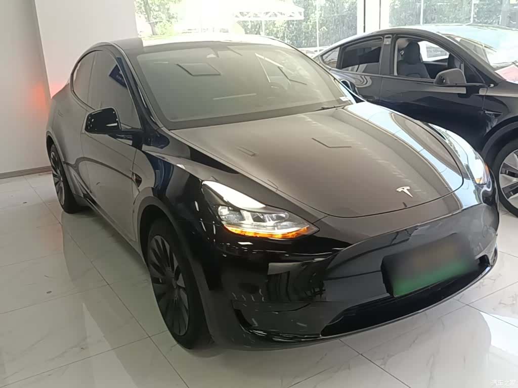 Tesla Model Y, 2023 4