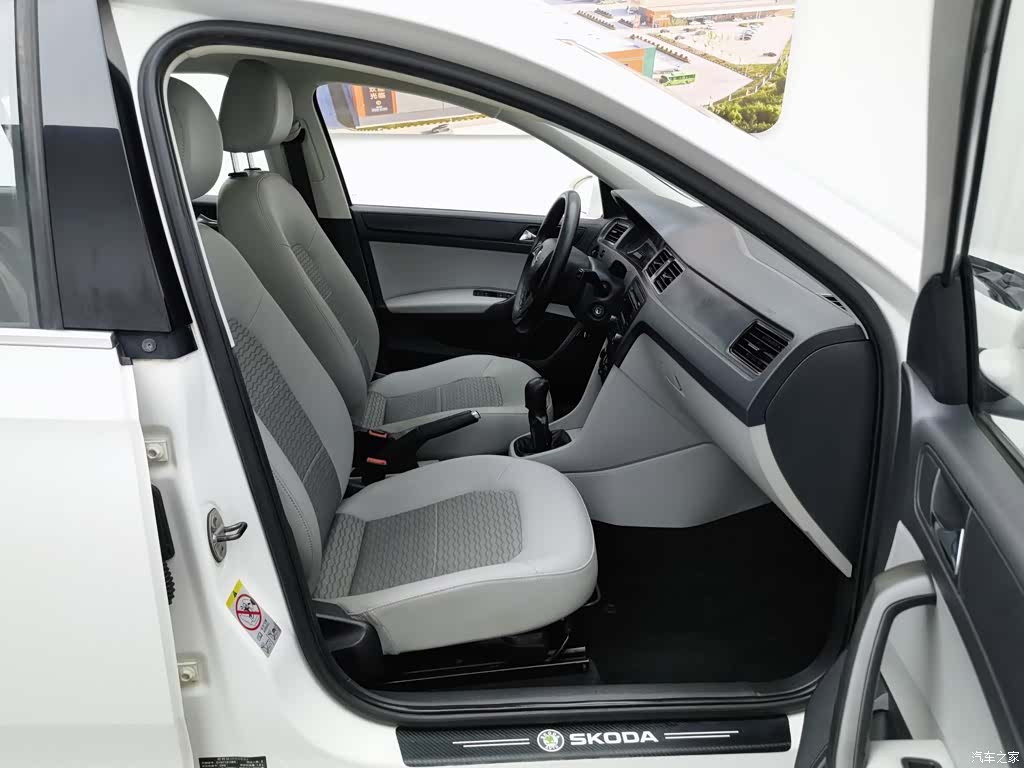 Skoda Rapid, 2014 23