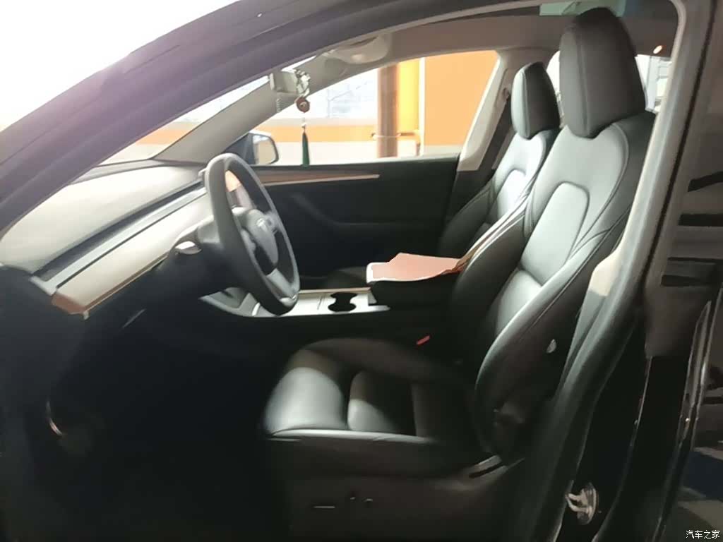 Tesla Model Y, 2022 15