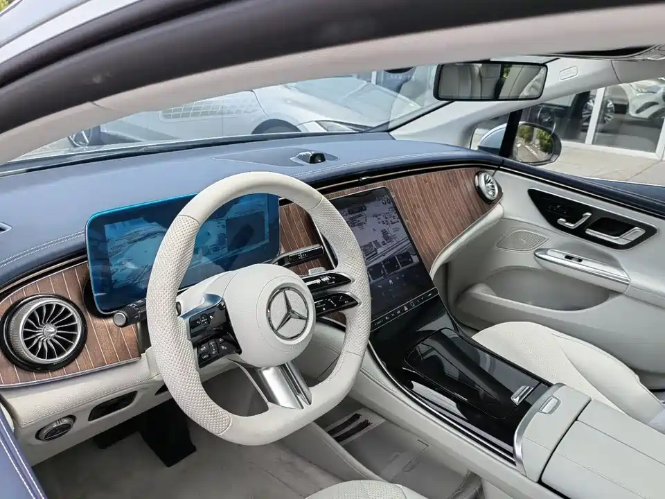 Mercedes-Benz EQE