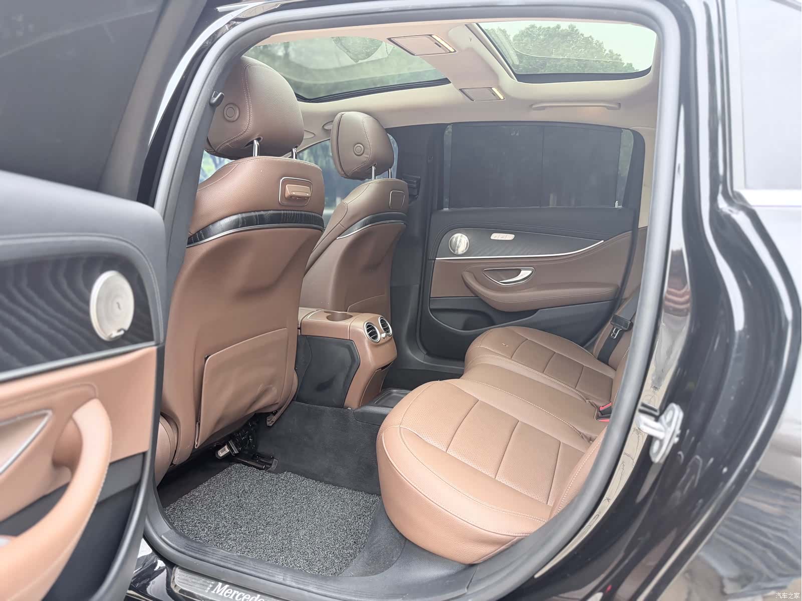 Mercedes-Benz E-Class, 2018 12