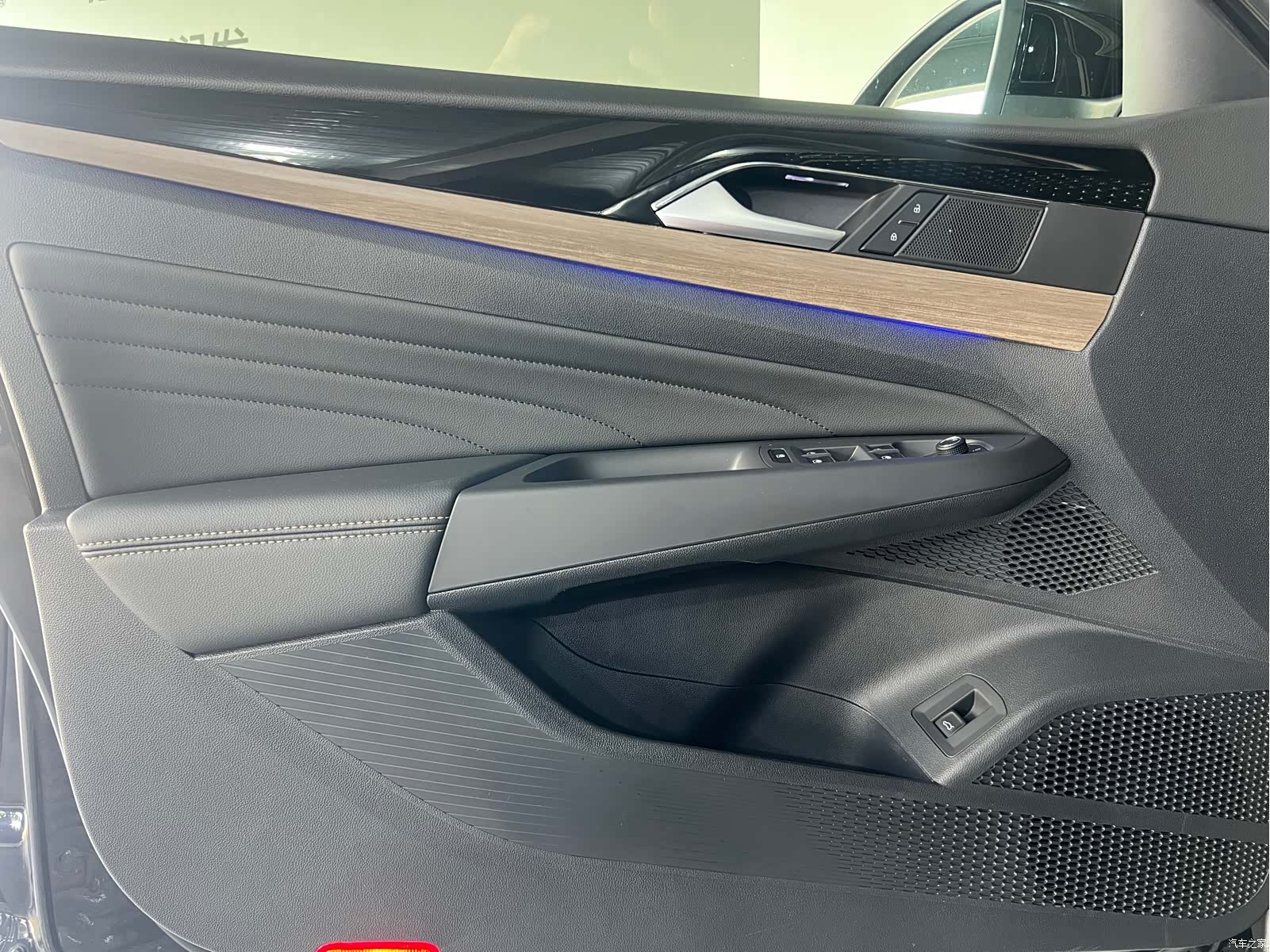 Volkswagen Passat, 2020 14