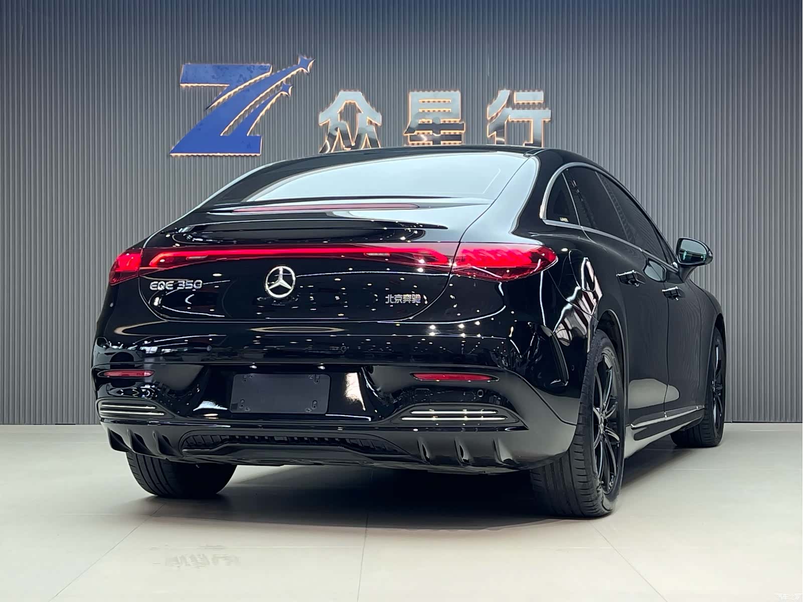 Mercedes-Benz EQE, 2024 3