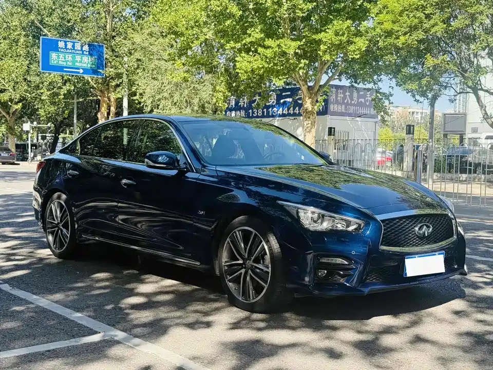 Infiniti Q50L