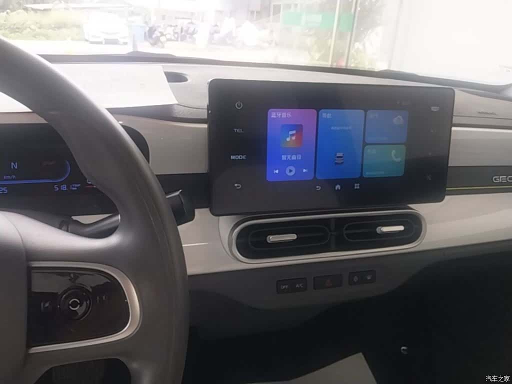Geely Panda, 2025 13