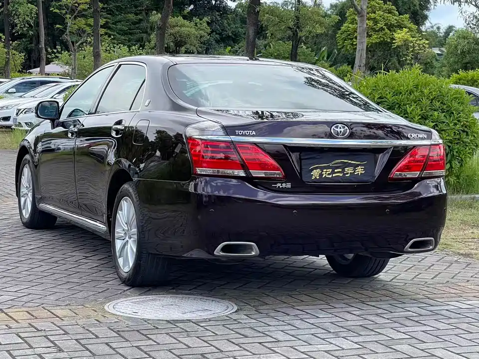 Toyota crown