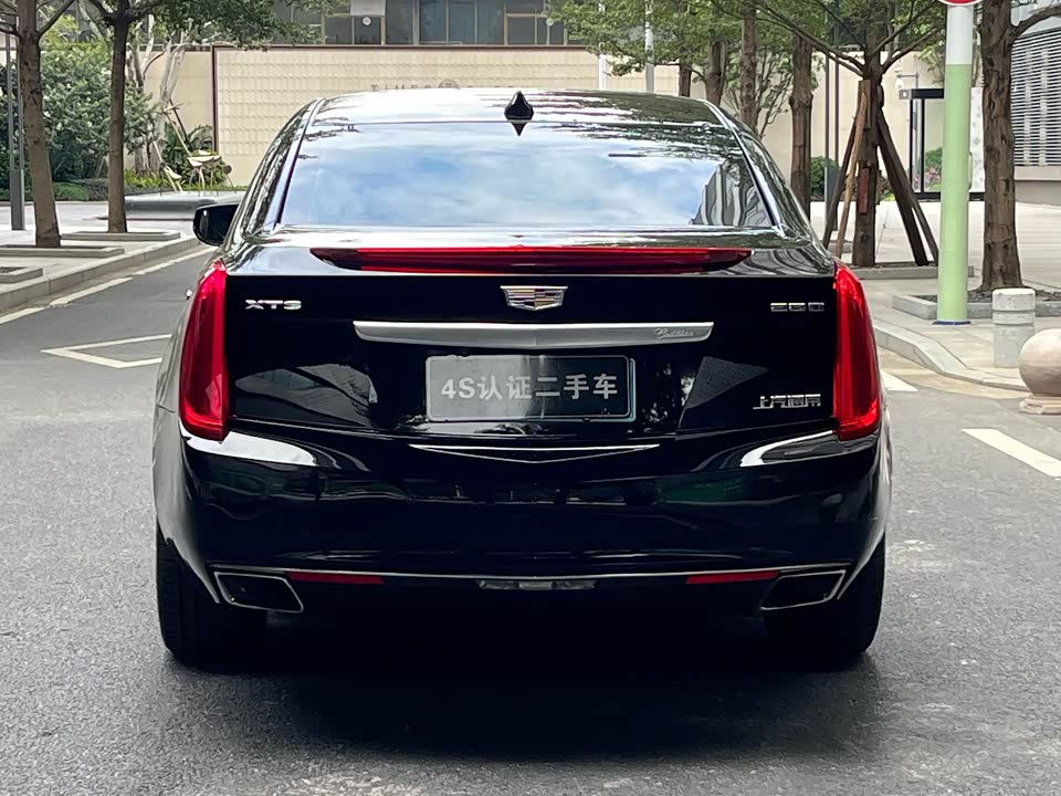 Cadillac XTS