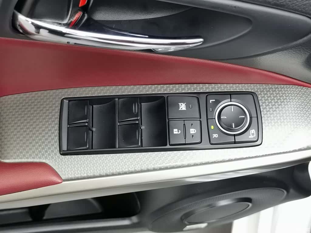 Lexus IS, 2016 9