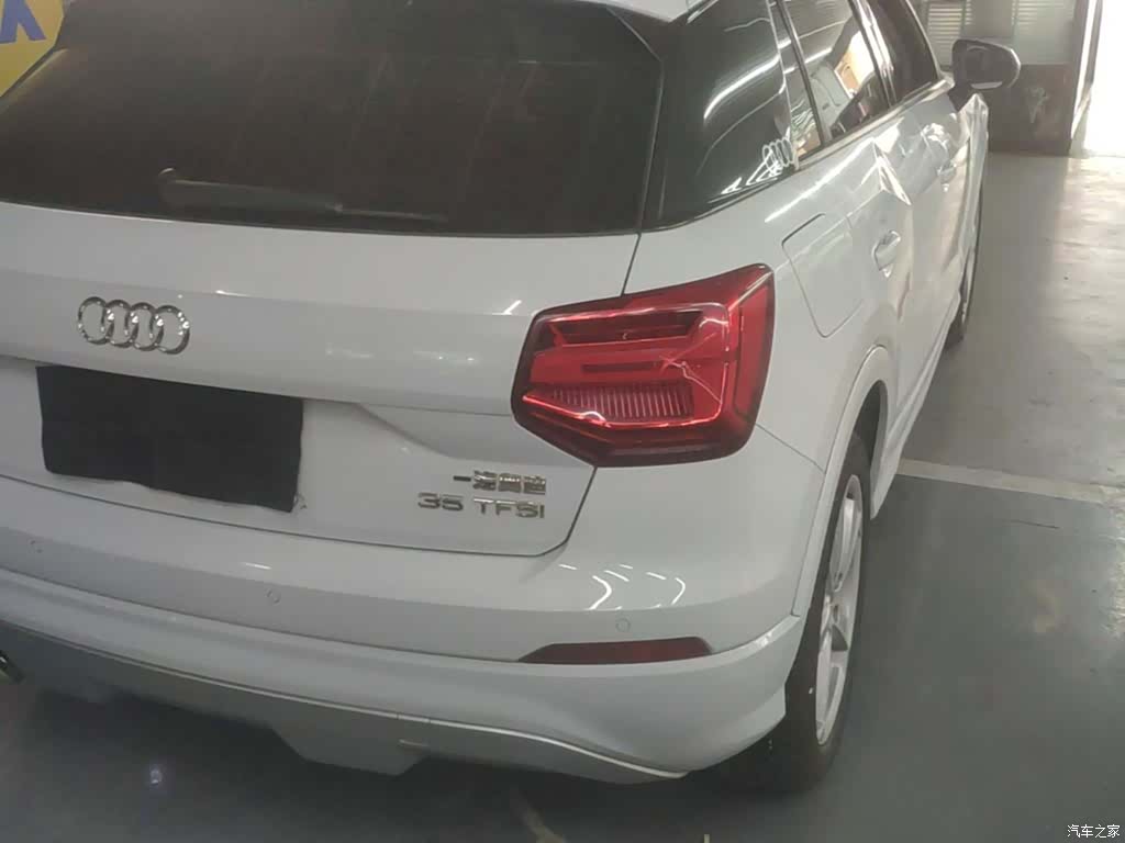Audi Q2L, 2019 8