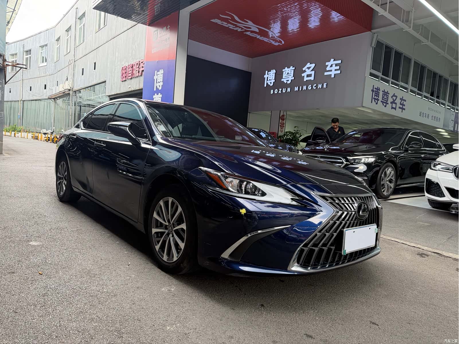 Lexus ES, 2024 3