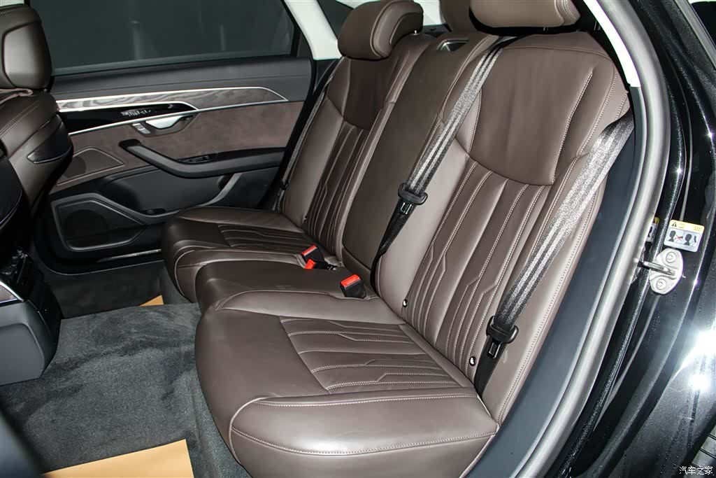 Audi A8L, 2024 20