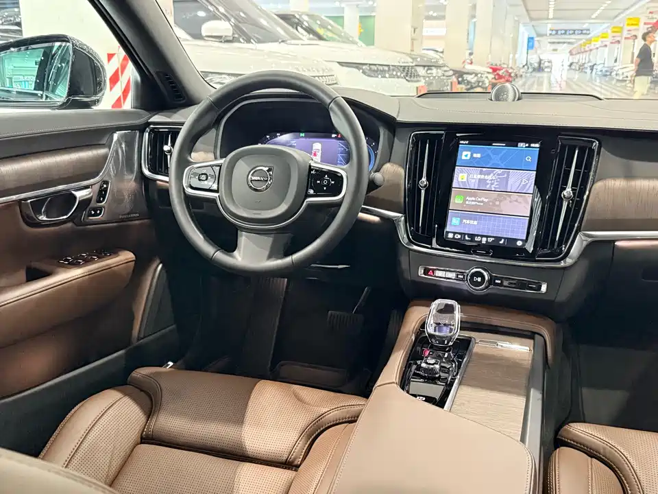 Volvo S90