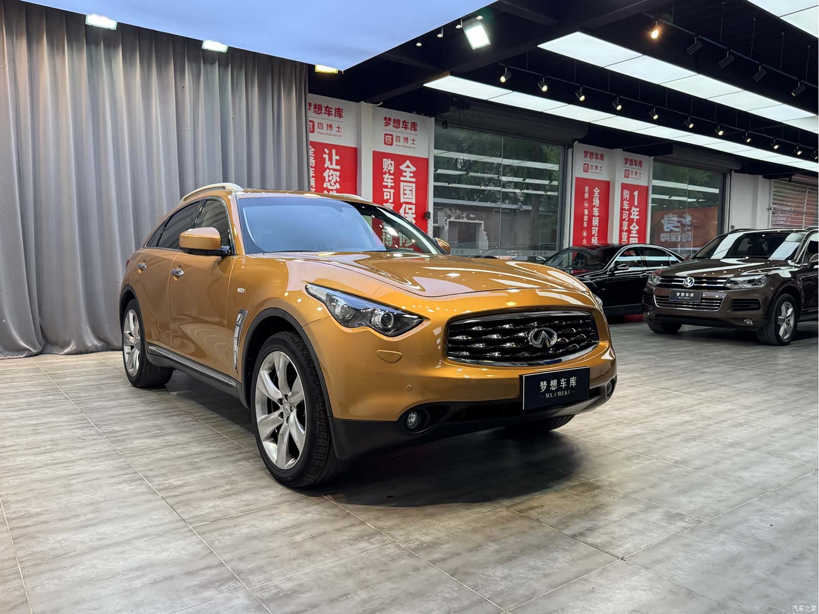 Infiniti FX35, 2011 3