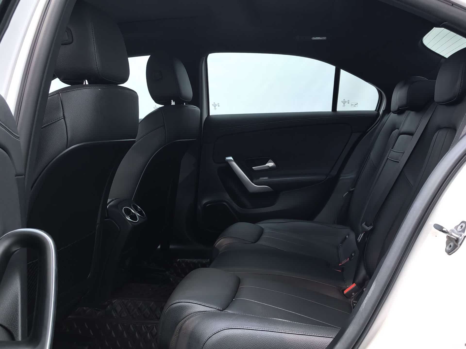 Mercedes-Benz A-Class, 2022 8