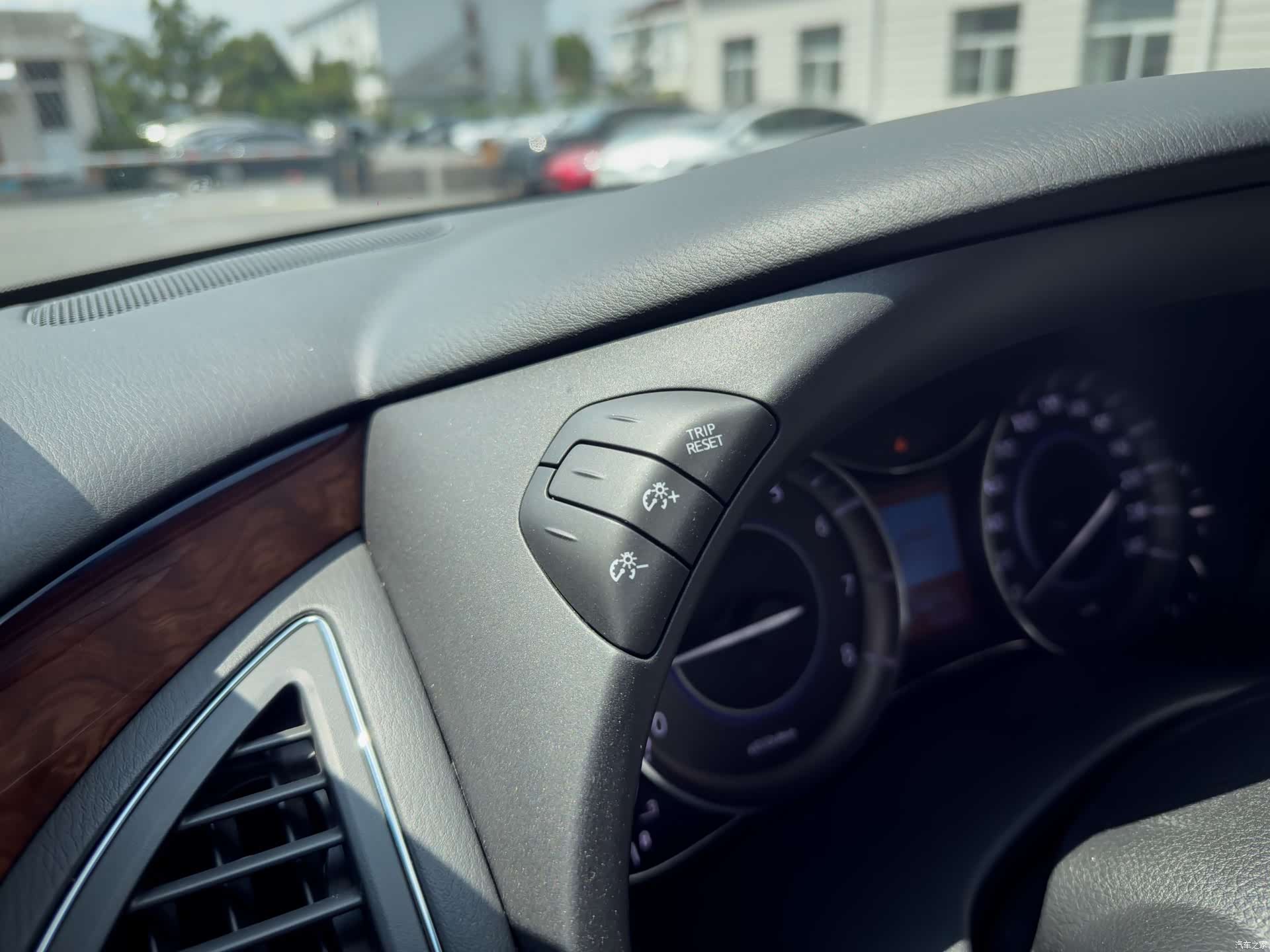 Infiniti QX80, 2017 15
