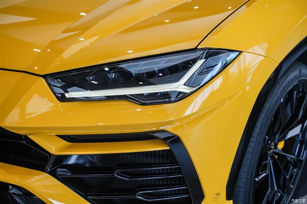 Lamborghini Urus, 2023 все фото
