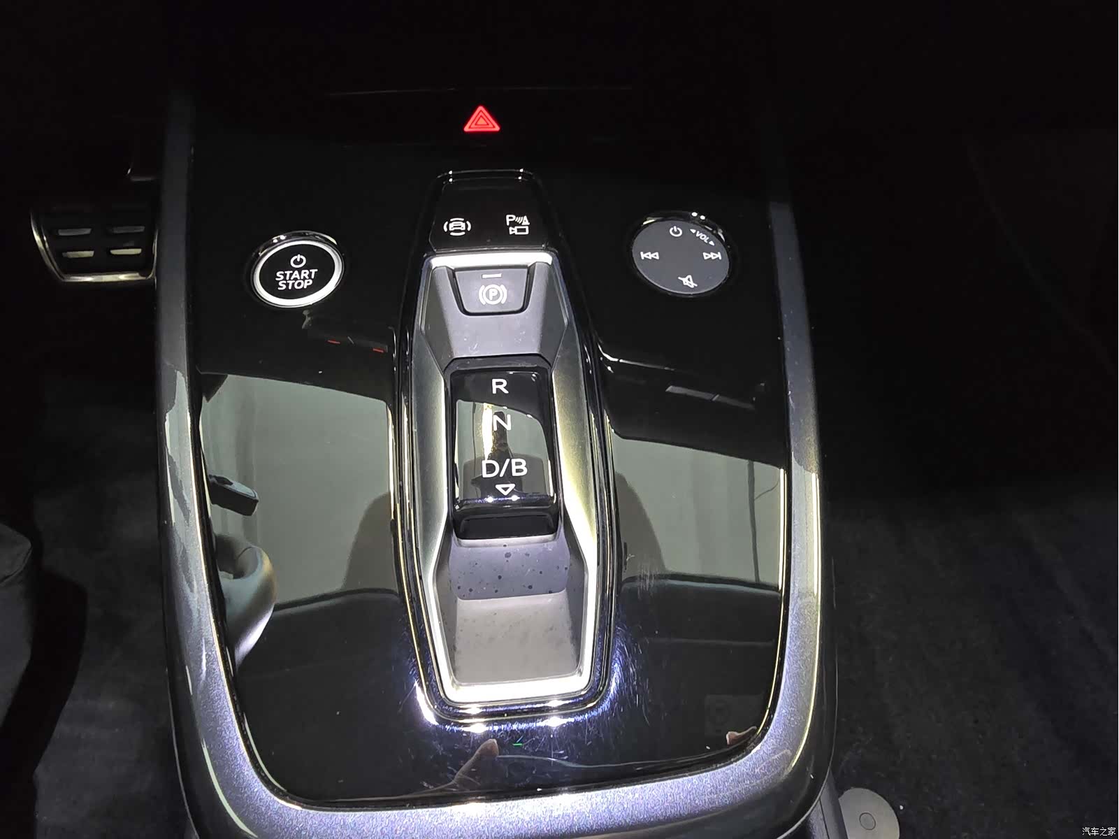 Audi Q4 e-tron, 2024 15