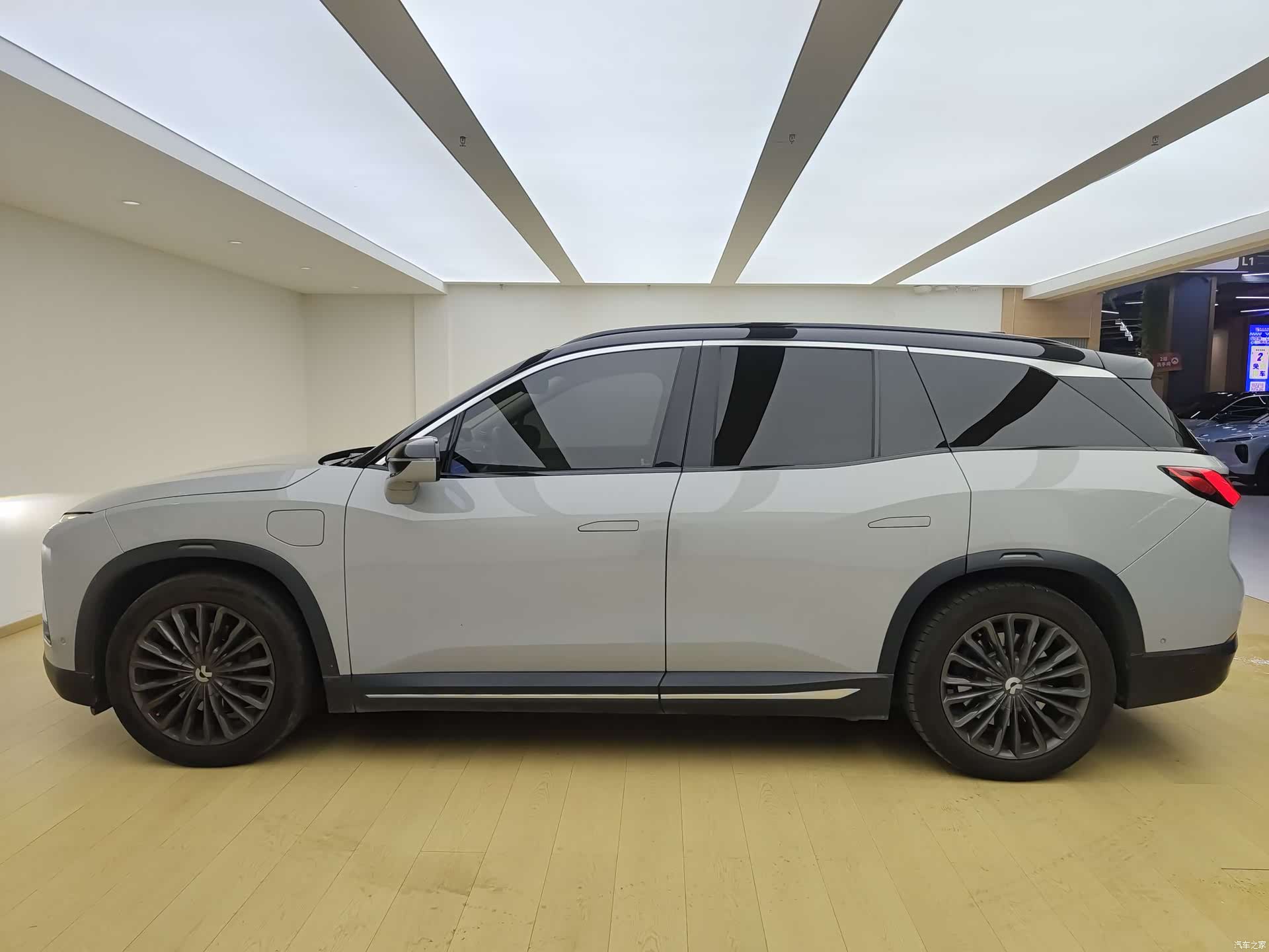 NIO ES8, 2019 9