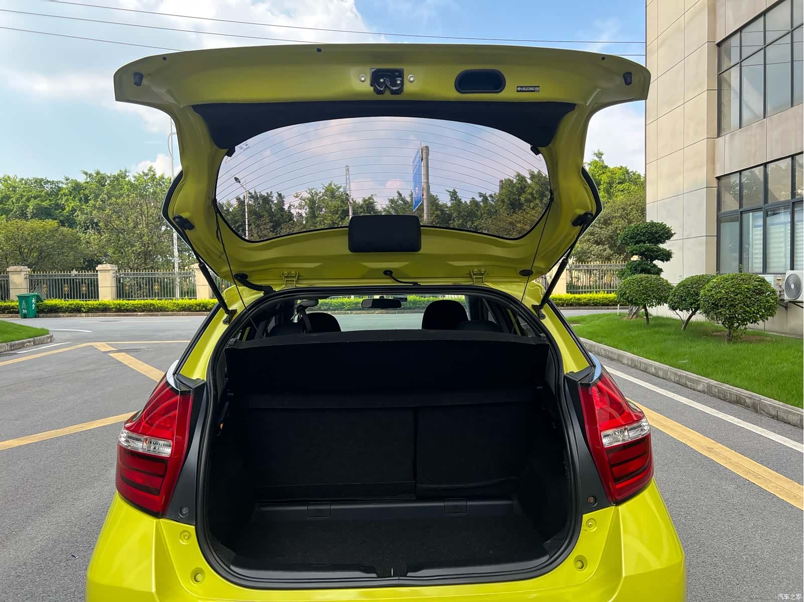 Toyota YARiS L, 2017 14