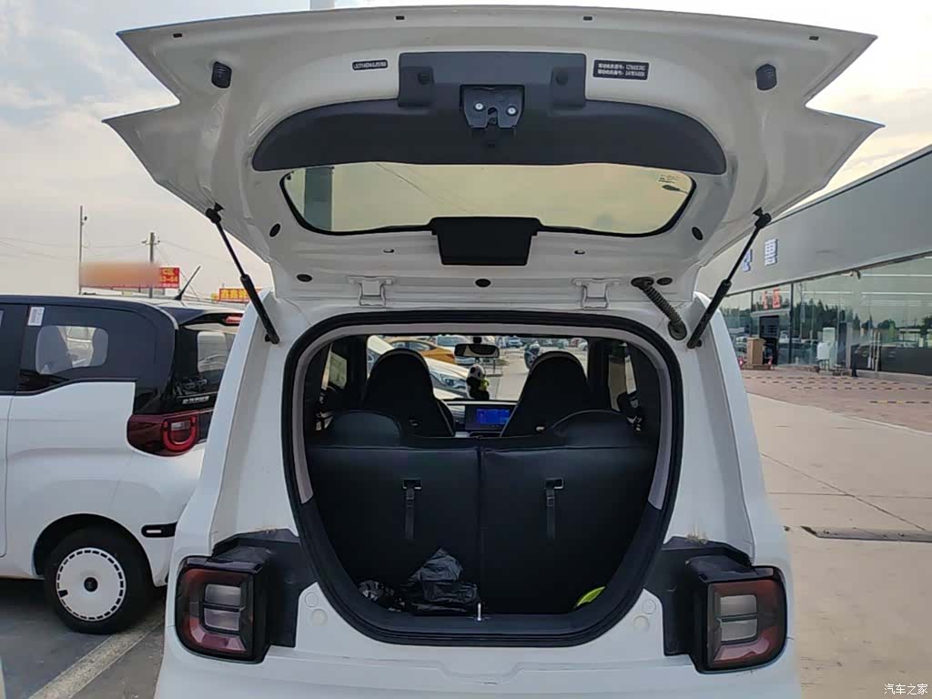 Geely Panda, 2025 19