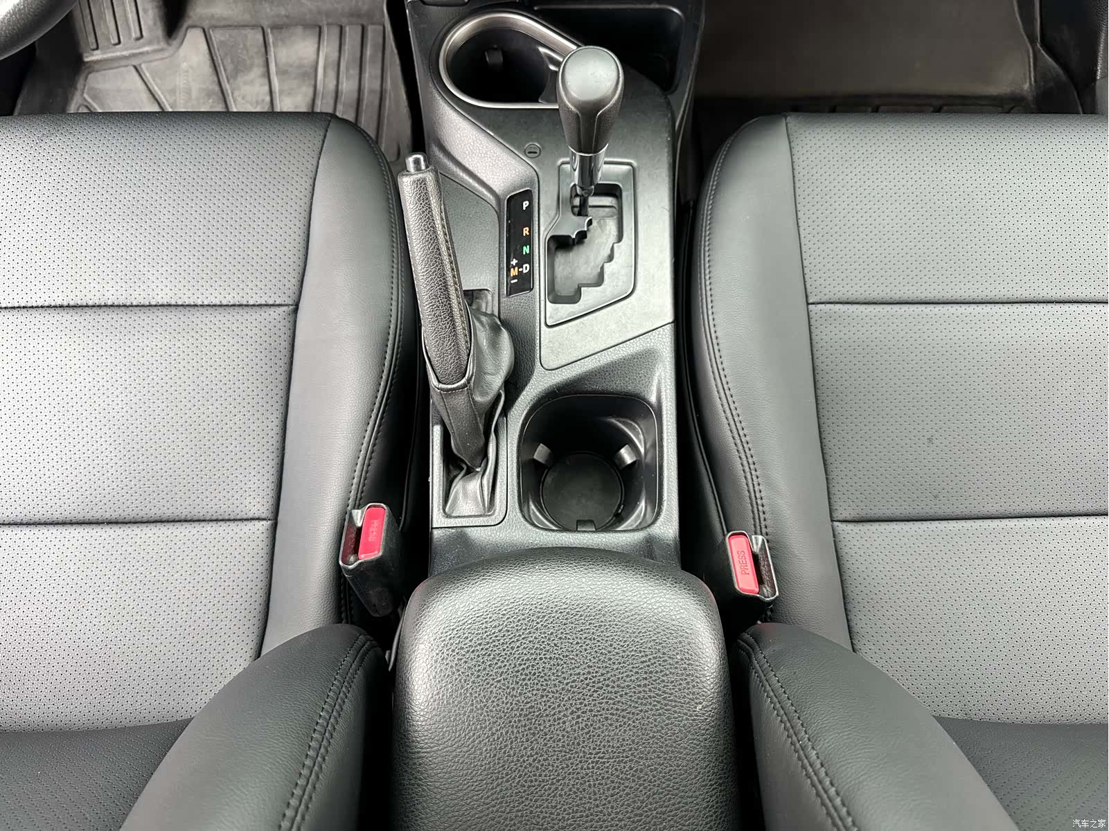 Toyota RAV4, 2017 13