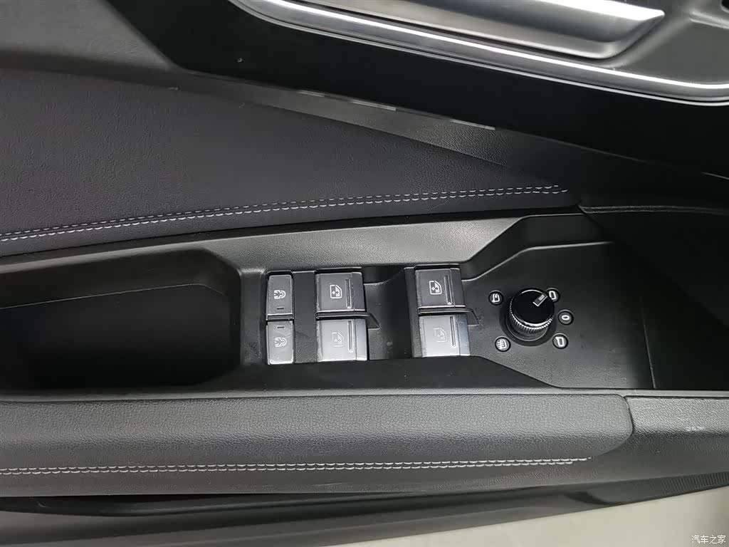 Audi Q4 e-tron, 2023 9