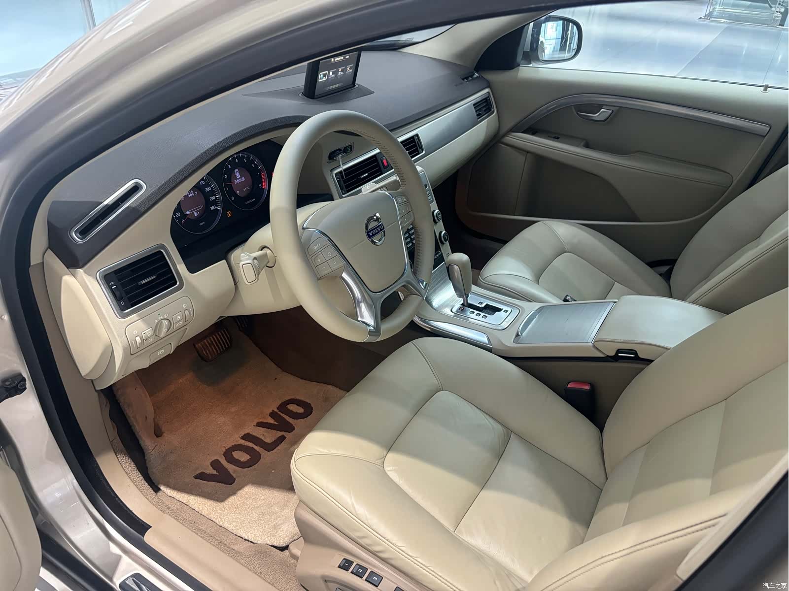 Volvo S80, 2010 9