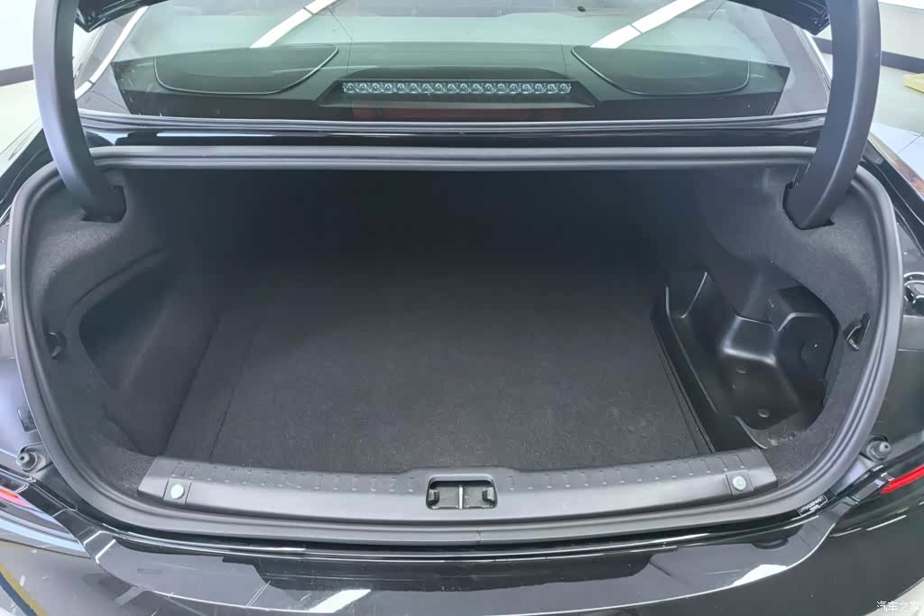 Volvo S90, 2025 4