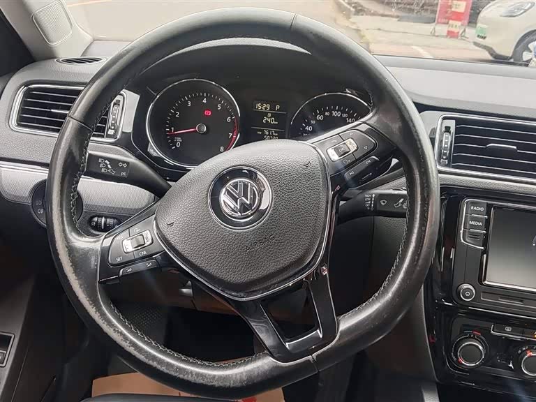 Volkswagen Sagitar