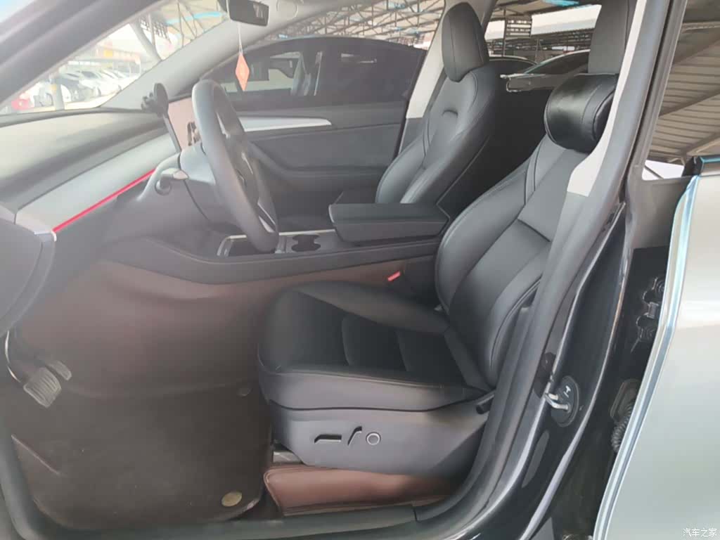 Tesla Model Y, 2024 15