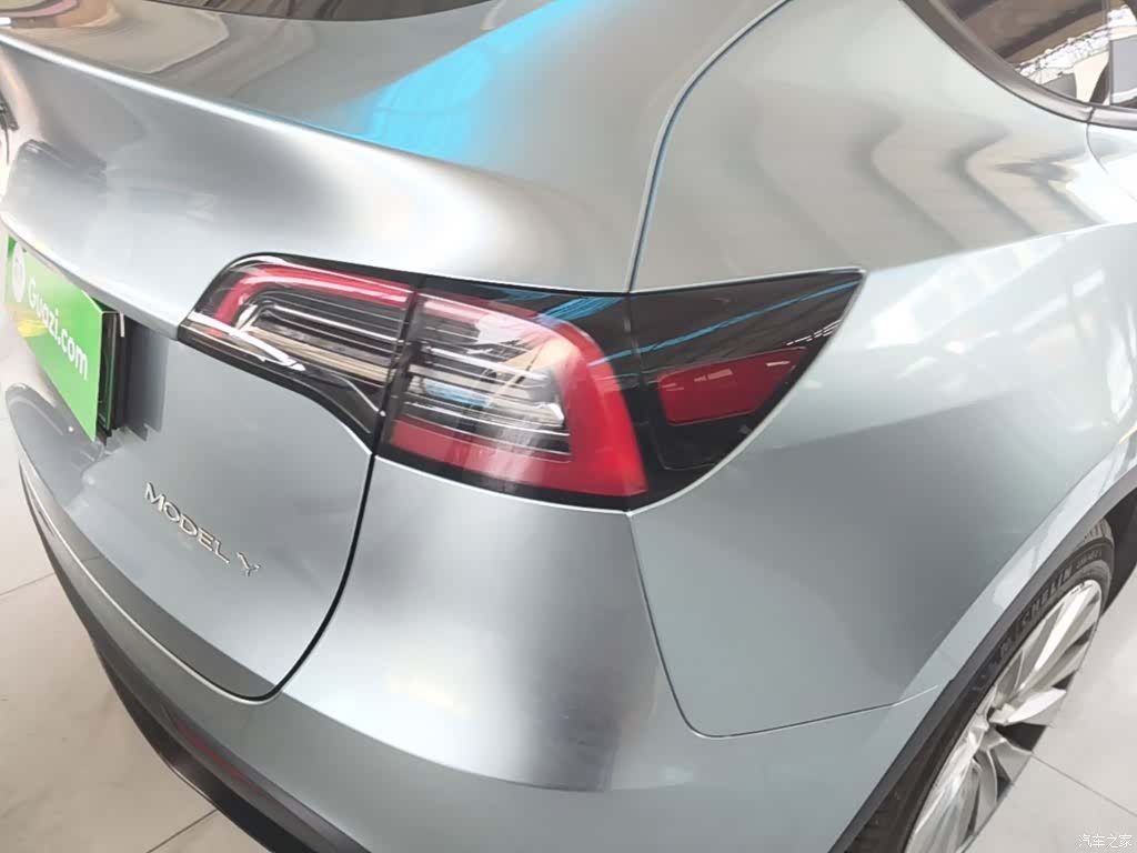 Tesla Model Y, 2024 8