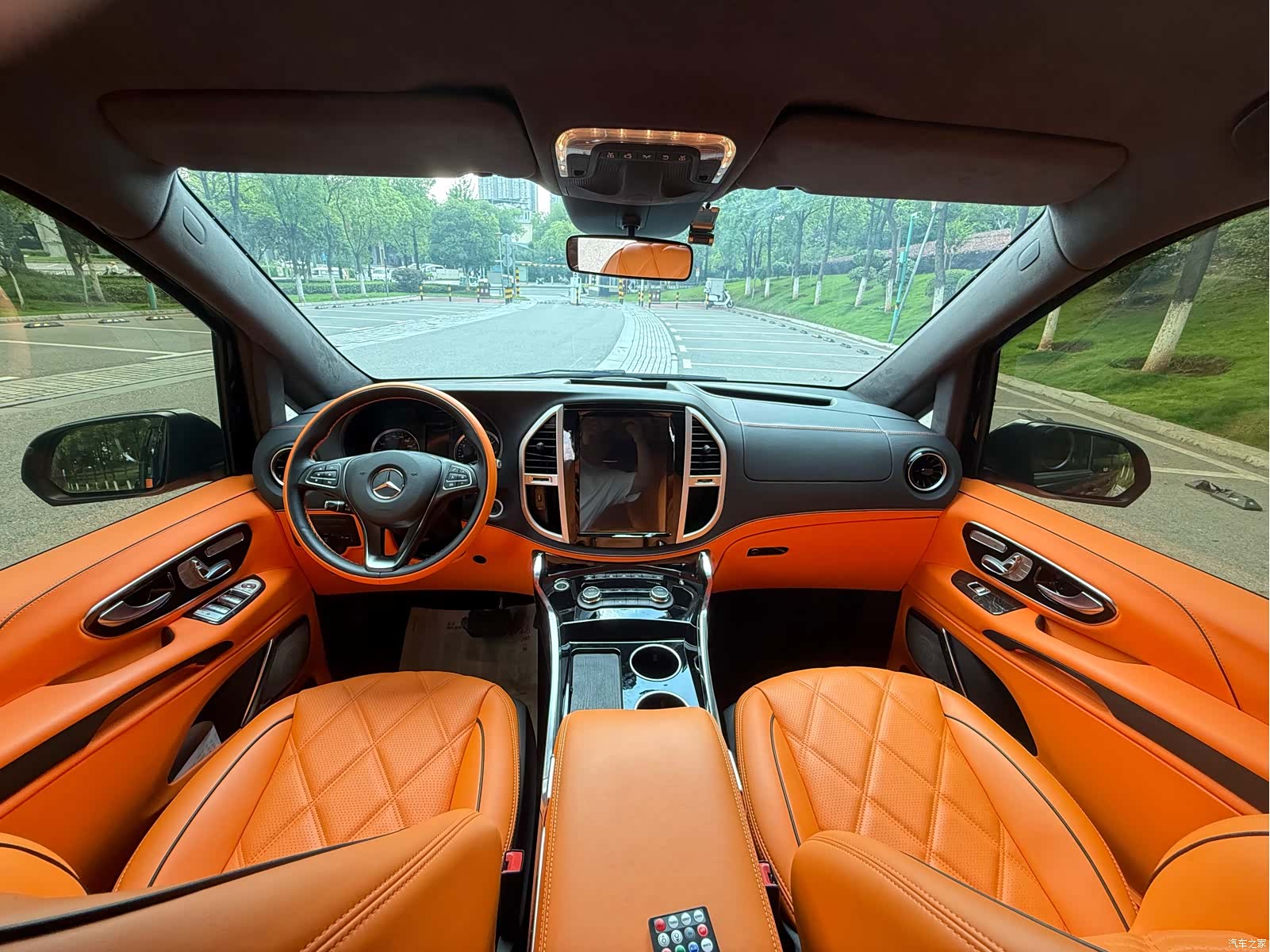 Mercedes-Benz 7, 2024 8
