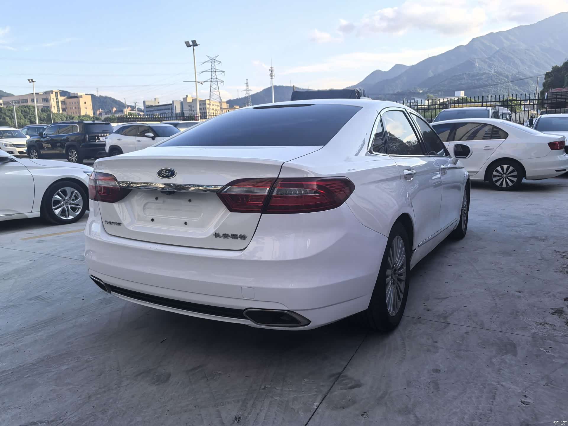 Ford Taurus, 2016 3