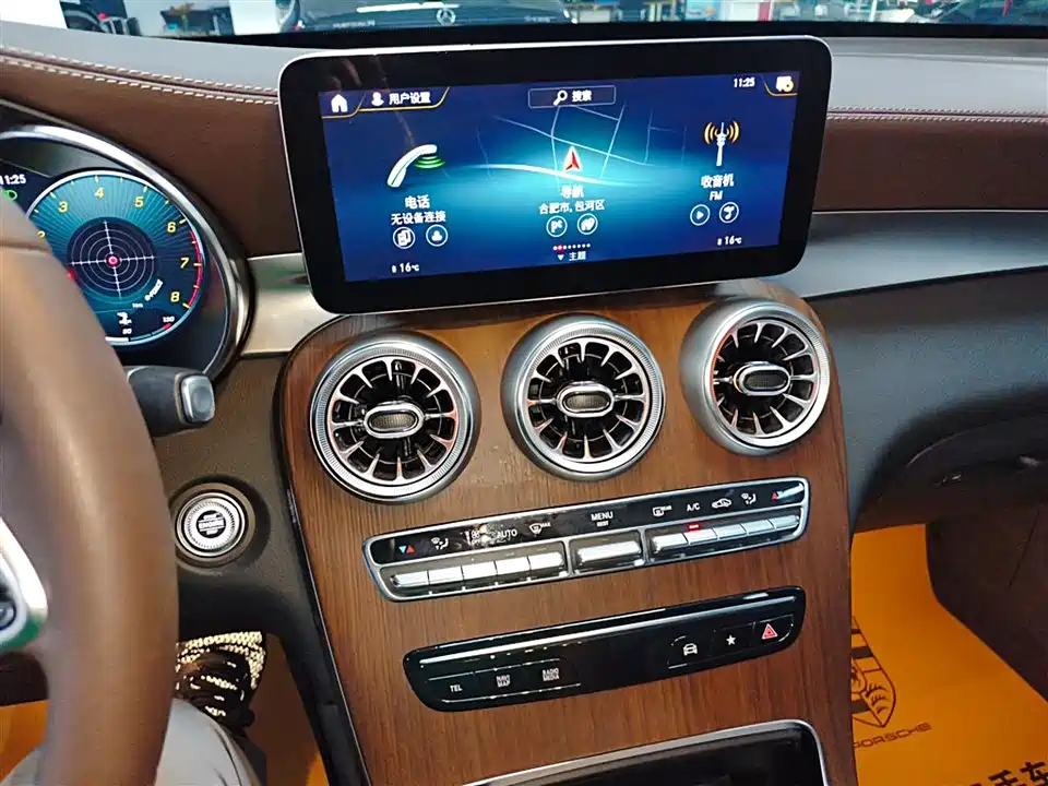 Mercedes-Benz GLC Mercedes-Benz GLC
