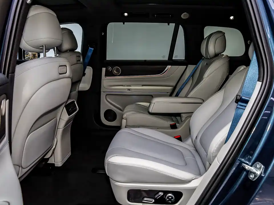 AITO Ask the world M9