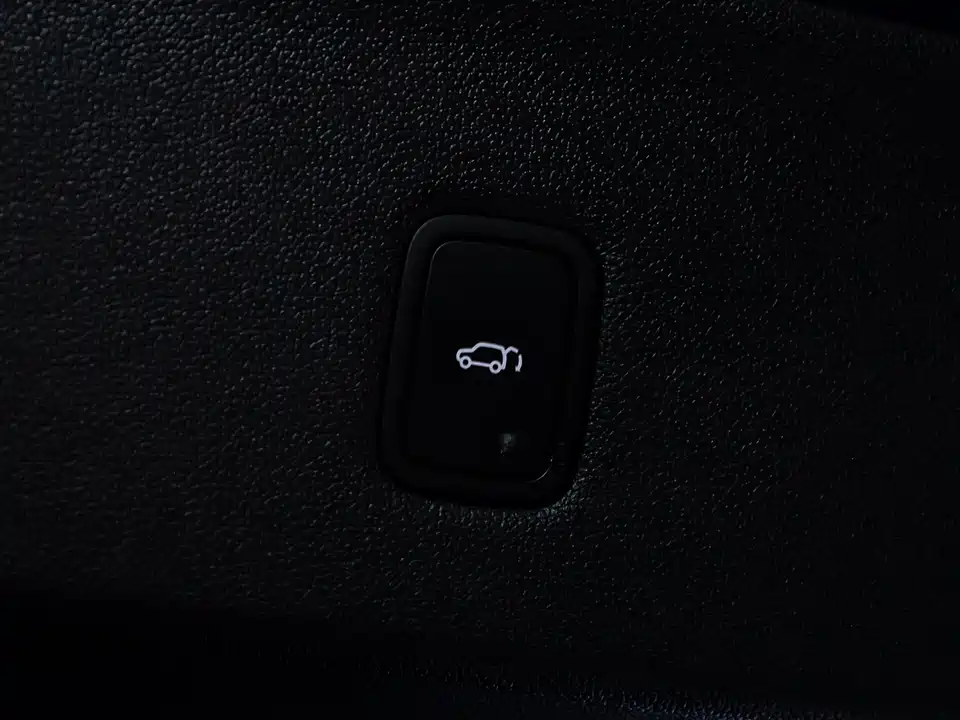 AITO Ask the world M9