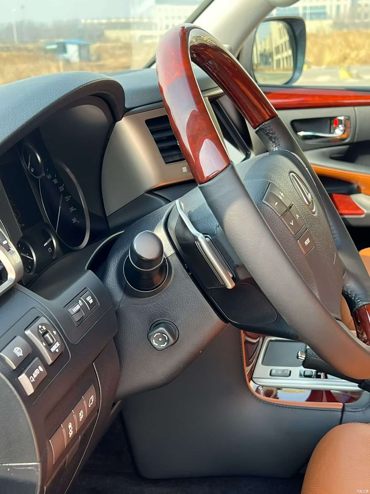 Lexus LX, 2013 18