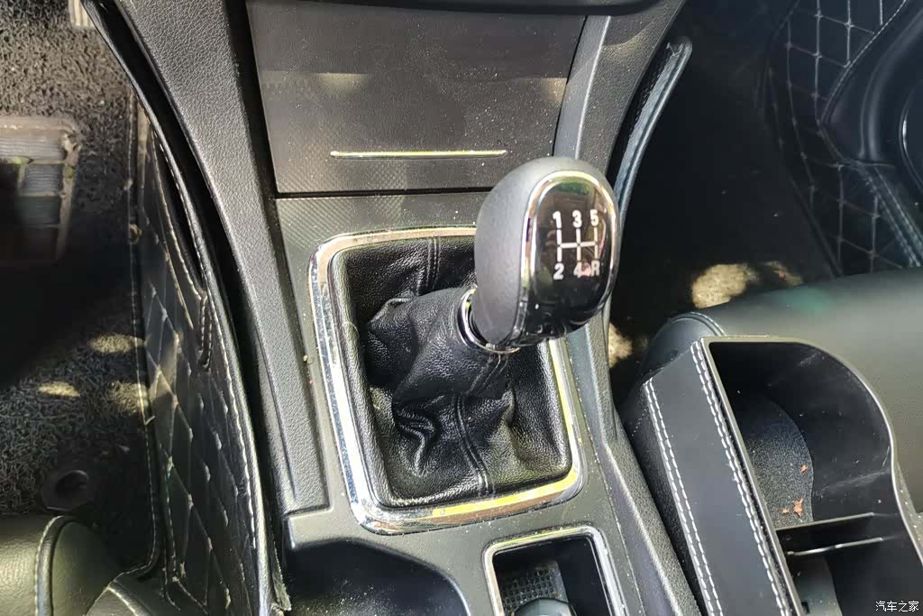 Geely Emgrand, 2018 16