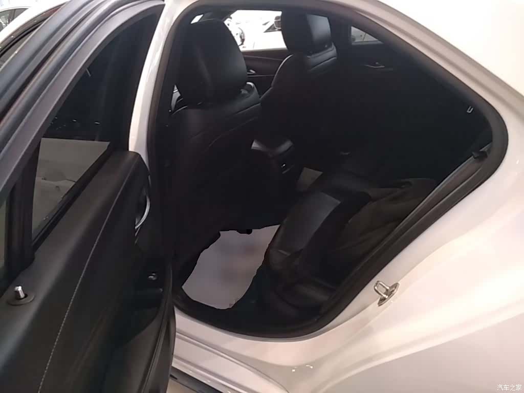 Cadillac CT4, 2023 17