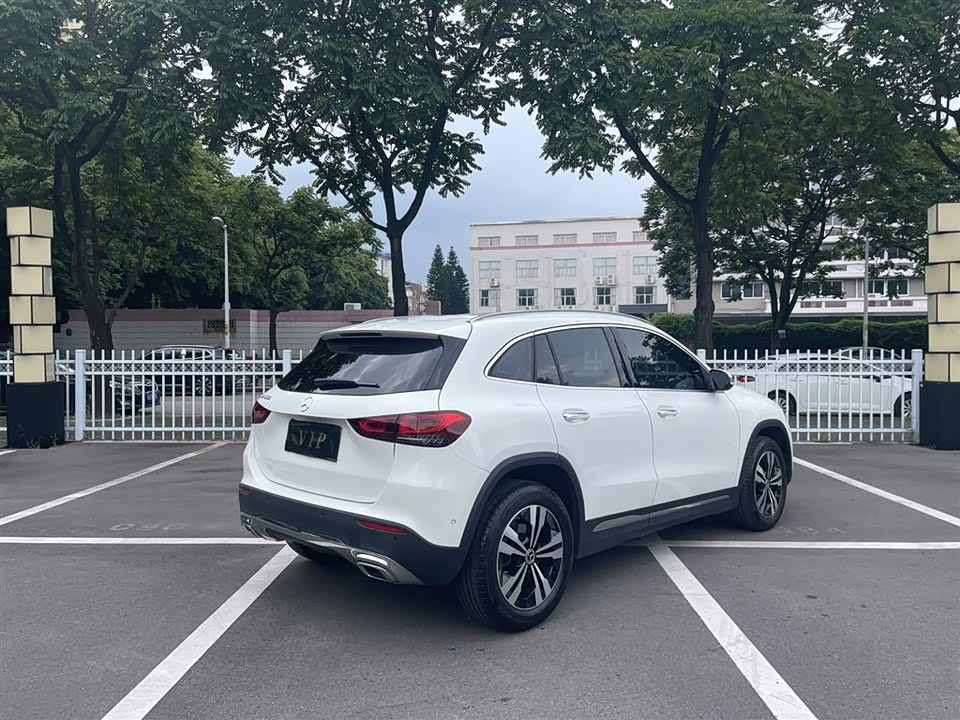 Mercedes-Benz GLA