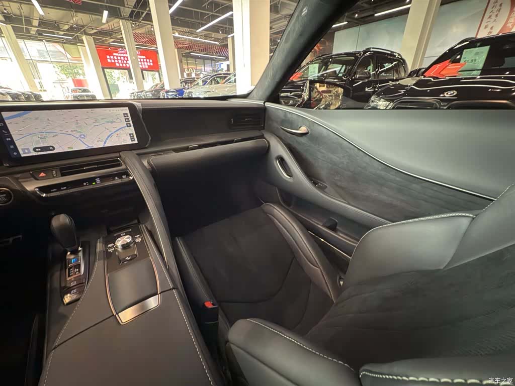 Lexus LC, 2023 25